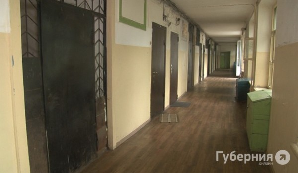 &laquo;Со стены у нас падают камни&raquo;: в Хабаровске разрушается Дом-коммуна