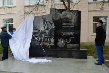 Итоги дня: проверка эсминца, циклон в Хабаровске, арбидола нет и 600 промокших ног