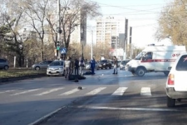 Итоги дня: +181, гибель журналистки, спящий угонщик, обвинение в Холдоми и пучеглазые мухи