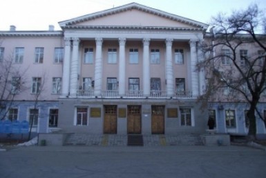 Итоги дня: +181, гибель журналистки, спящий угонщик, обвинение в Холдоми и пучеглазые мухи