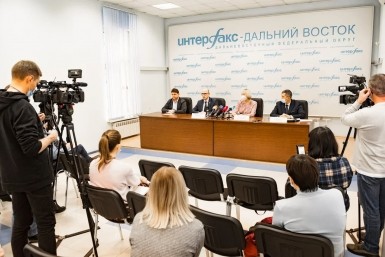 Итоги дня: сбили пешехода, экспресс-тесты, победа хоккеистов, циклон и "болевые точки"