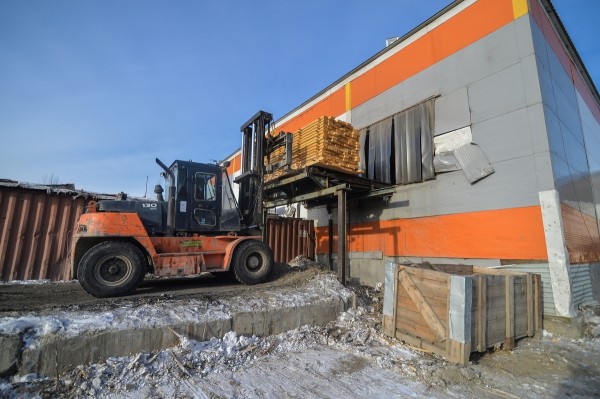 Михаил Дегтярев проверил, как в крае готовы к отказу от продажи необработанной древесины