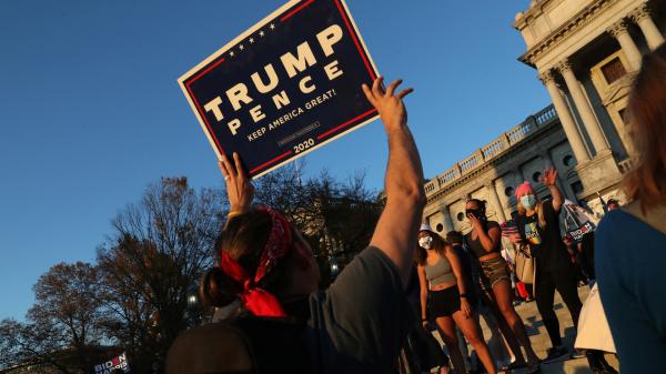 &laquo;В каждом штате своя система&raquo;: к чему может привести борьба Трампа за пересчёт голосов на президентских выборах в США