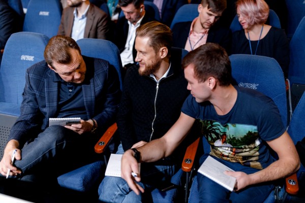 Клуб предпринимателей ДВ: в гостях Евгений Черняк, иммерсивный концерт и не только