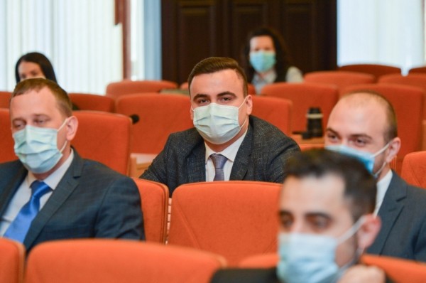 Политнеделя в Хабаровском крае: петиции, горькая пилюля для общепита, фотик за пол-ляма