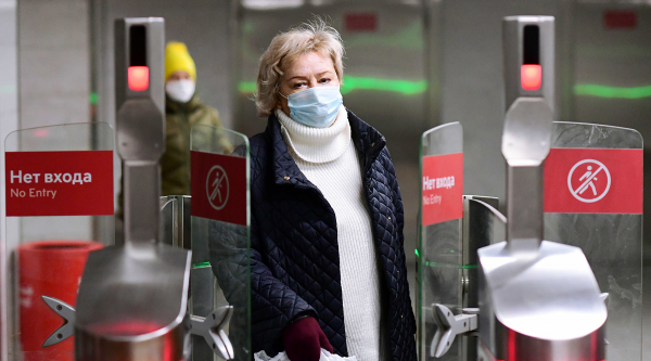 Проверки в Москве и прогнозы по стабилизации ситуации: в России за сутки выявили 19 768 случаев COVID-19