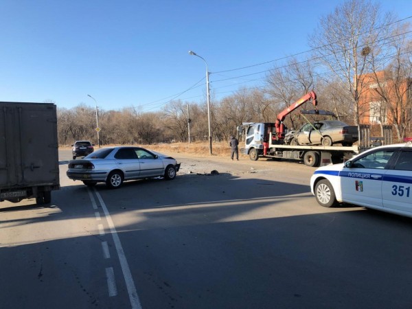 Дорожная сводка: Land Cruiser сбил пешехода в Хабаровске, пьяные за рулем, ДТП с автобусом