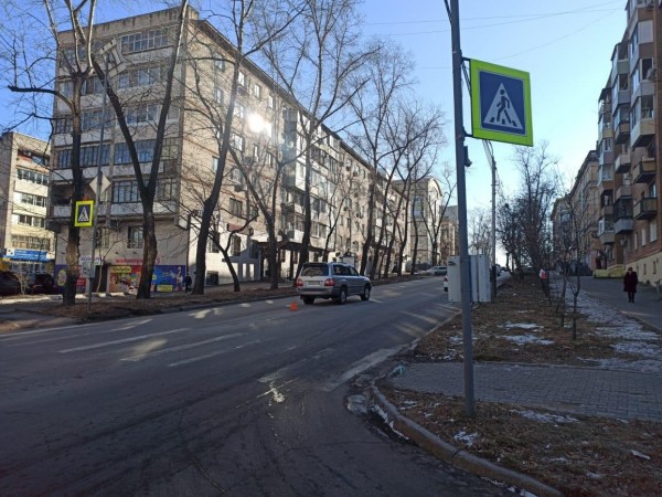 Дорожная сводка: Land Cruiser сбил пешехода в Хабаровске, пьяные за рулем, ДТП с автобусом