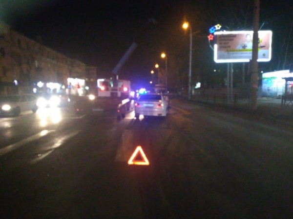 Дорожная сводка: Land Cruiser сбил пешехода в Хабаровске, пьяные за рулем, ДТП с автобусом