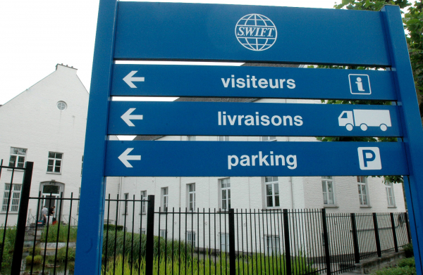 «Украина повышает ставки»: почему Киев намерен добиваться отключения России от международной платёжной системы «Украина повышает ставки»: почему Киев намерен добиваться отключения России от международной платёжной системы