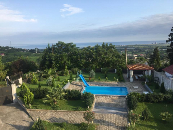 Тайны династии Зиминых: RT выяснил, что скрывает семья спонсора Навального Тайны династии Зиминых: RT выяснил, что скрывает семья спонсора Навального