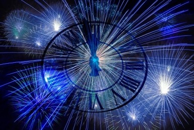 Итоги дня: нелогичные митинги, допрос экс-супруги экс-губернатора, цены, "Аврора"- лидер