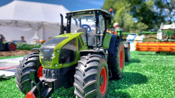 Сельскохозяйственный сектор России ждет рост и уверенное будущее: Владилен Хреновский Сельскохозяйственный сектор России ждет рост и уверенное будущее: Владилен Хреновский