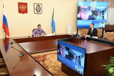 Итоги дня: ученик против уборщицы, порно-скандал, вакцинация и Варламов о Хабаровске Итоги дня: ученик против уборщицы, порно-скандал, вакцинация и Варламов о Хабаровске