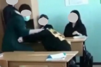 Итоги дня: ученик против уборщицы, порно-скандал, вакцинация и Варламов о Хабаровске Итоги дня: ученик против уборщицы, порно-скандал, вакцинация и Варламов о Хабаровске