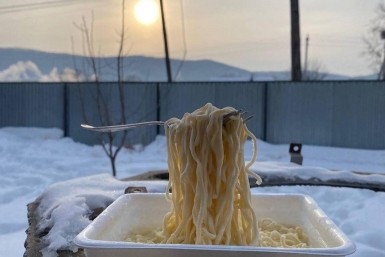 Итоги дня: +303, мороз и солнце, коньки, рыбалка, снегопад, ледяная лапша и магнитные бури