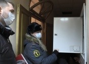 Специалисты МЧС проинструктировали служителей Успенского собора в Хабаровске перед Рождеством