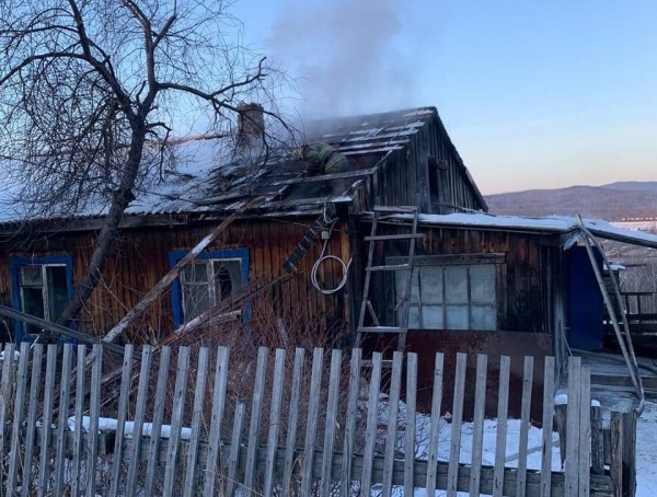 Тела двух человек нашли на месте пожара в Комсомольском районе