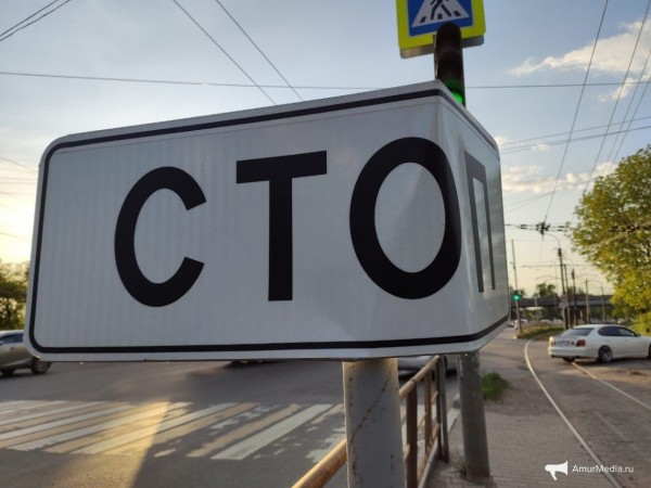 Недобрый знак: сын хабаровчанки вышел из трамвая и чуть не убился (ВИДЕО)