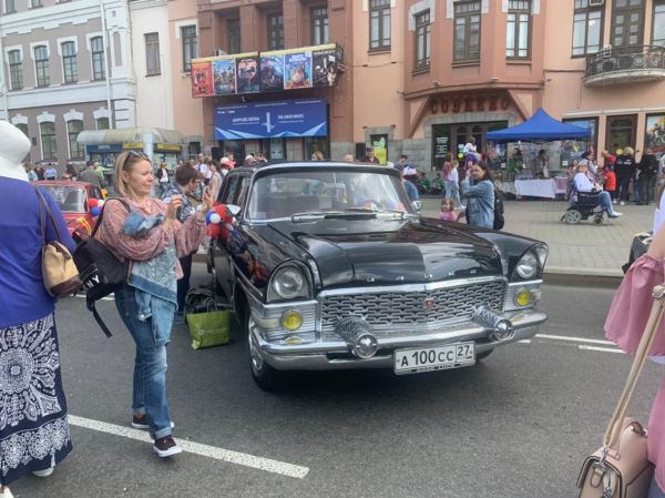 Оркестр, стрит-арт и танцы: на главной улице стартовал фестиваль "Счастливый Хабаровск"