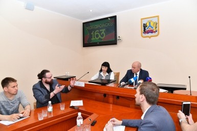 Итоги дня: обрушился потолок, фруктовые сады на месте СИЗО, девочка пострадала в автобусе