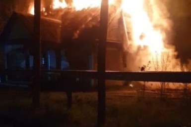 Итоги дня: ребенок под колесами, полыхал "Пивной дом", серьезно пострадал байкер