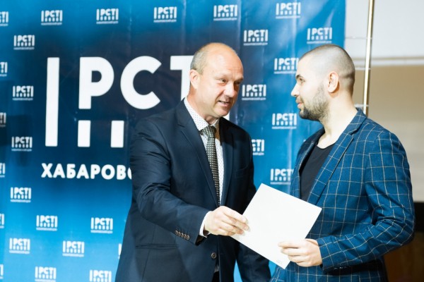 Лучших метрологов Хабаровского края наградили по случаю профессионального праздника Лучших метрологов Хабаровского края наградили по случаю профессионального праздника