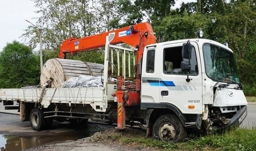 Рабочего прибило насмерть светофором после ДТП в Комсомольске-на-Амуре