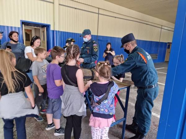 Старшейшую пожарную часть в городе посетили ученики хабаровских школ