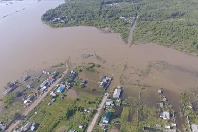 Итоги дня: хабаровский комик, "золотые" похороны,  психолог-вымогатель и инспектор пропал