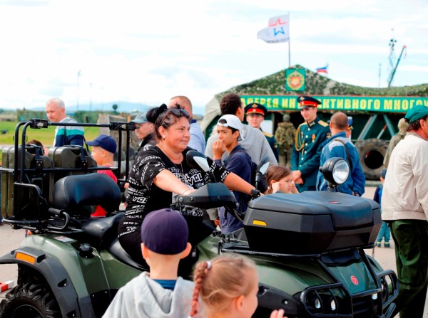 "Вальс на Т-80" и "мазурка на БМП-2": в Хабаровском крае завершился форум "Армия-2021"