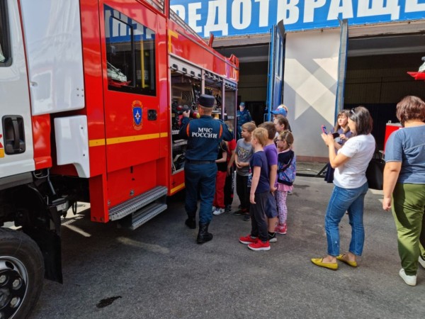 Старшейшую пожарную часть в городе посетили ученики хабаровских школ