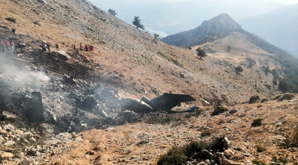 Погибли восемь человек: что известно о крушении российского самолёта Бе-200 в Турции