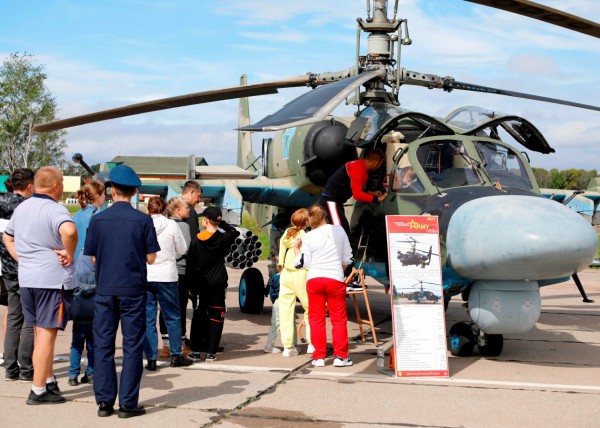 "Вальс на Т-80" и "мазурка на БМП-2": в Хабаровском крае завершился форум "Армия-2021"