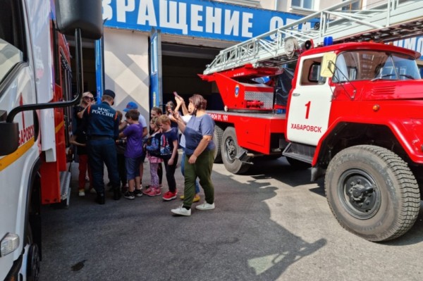 Старшейшую пожарную часть в городе посетили ученики хабаровских школ