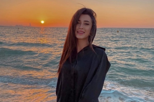 Смертельная фотосессия: хабаровчанка разбилась о скалы на пляже Приморья Смертельная фотосессия: хабаровчанка разбилась о скалы на пляже Приморья