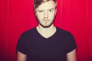 Итоги дня: хабаровский комик, "золотые" похороны,  психолог-вымогатель и инспектор пропал