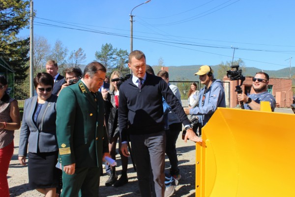 Хабаровский край лучше многих справился с обновлением пожарной техники - Михаил Дегтярев