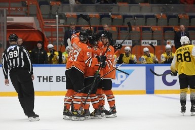 Итоги дня: смертельное ДТП,  задавили инспектора, падение с качели и победа "Амура"