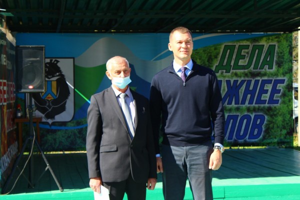 Хабаровский край лучше многих справился с обновлением пожарной техники - Михаил Дегтярев