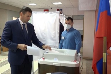 Итоги дня: голосование, загубили лотосы, опасная болезнь, сбили подростка и цвет кошки