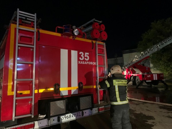 Административное здание на проспекте 60 лет Октября в Хабаровске горело минувшей ночью Административное здание на проспекте 60 лет Октября в Хабаровске горело минувшей ночью