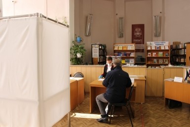 Итоги дня: хабаровчанка в "Пацанках", загорелся трамвай, второй день голосования