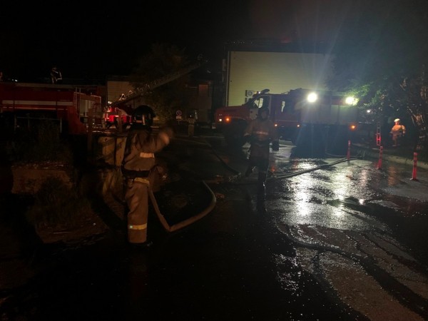 Административное здание на проспекте 60 лет Октября в Хабаровске горело минувшей ночью Административное здание на проспекте 60 лет Октября в Хабаровске горело минувшей ночью