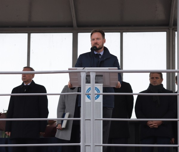 Спущен на воду российский супертраулер "Капитан Мартынов" для РРПК