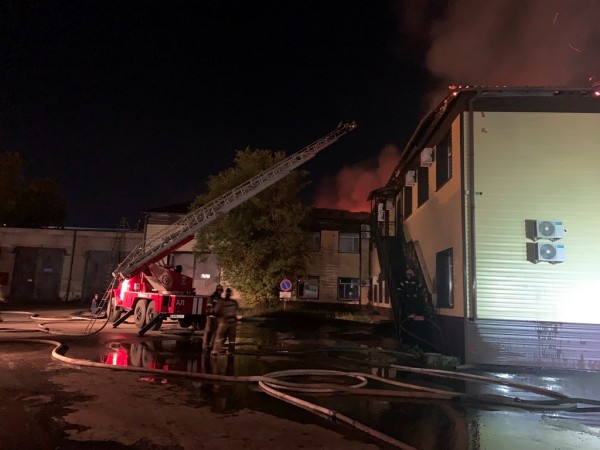 Административное здание на проспекте 60 лет Октября в Хабаровске горело минувшей ночью Административное здание на проспекте 60 лет Октября в Хабаровске горело минувшей ночью