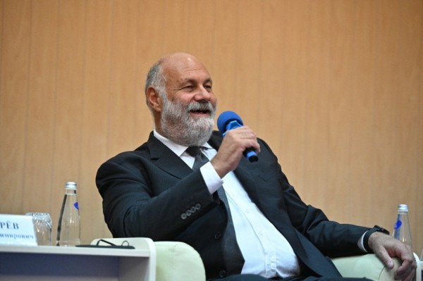 Михаил Дегтярев анонсировал появление агробиологического хаба на базе ХГУЭиП