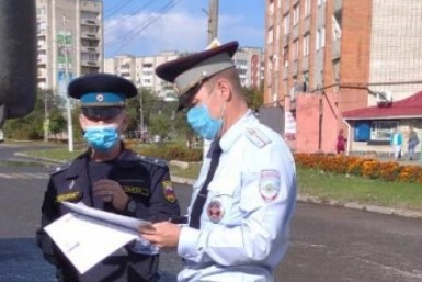 Итоги дня: снесут 10 зданий, пугают бандой, перевернулась лодка и помощник Путина