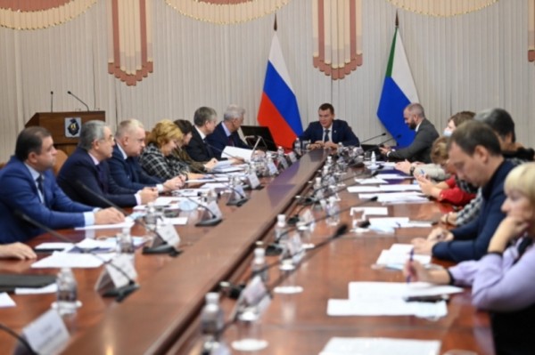 Проблему кадрового дефицита Михаил Дегтярев обсудил с предпринимательским активом края