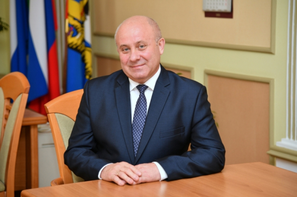 Мэр Хабаровска в воскресенье поздравил работников пищевой продукции